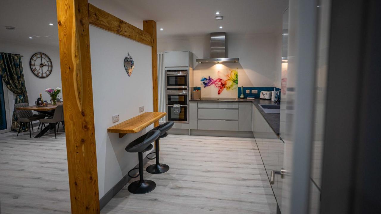 Heather House , Luxury Holiday House In פיטלוצ'רי מראה חיצוני תמונה